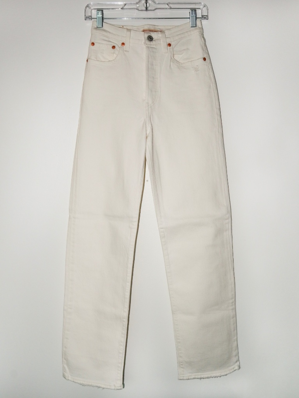 Levis Ribcage Straight Ankle Jeans in Cloud Over. Size: 25